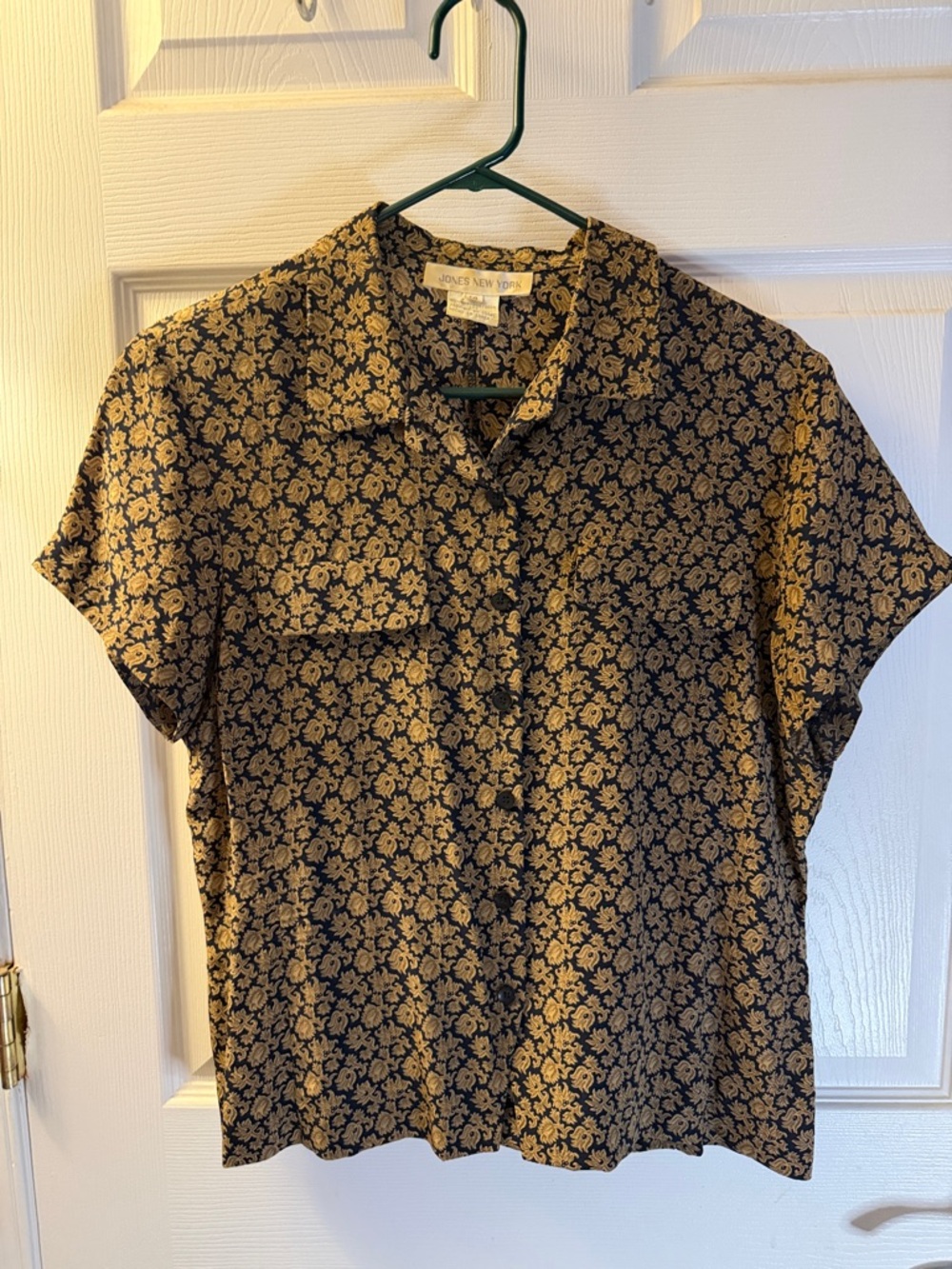 Jones New York Black and Gold Floral Short Sleeve Button Blouse